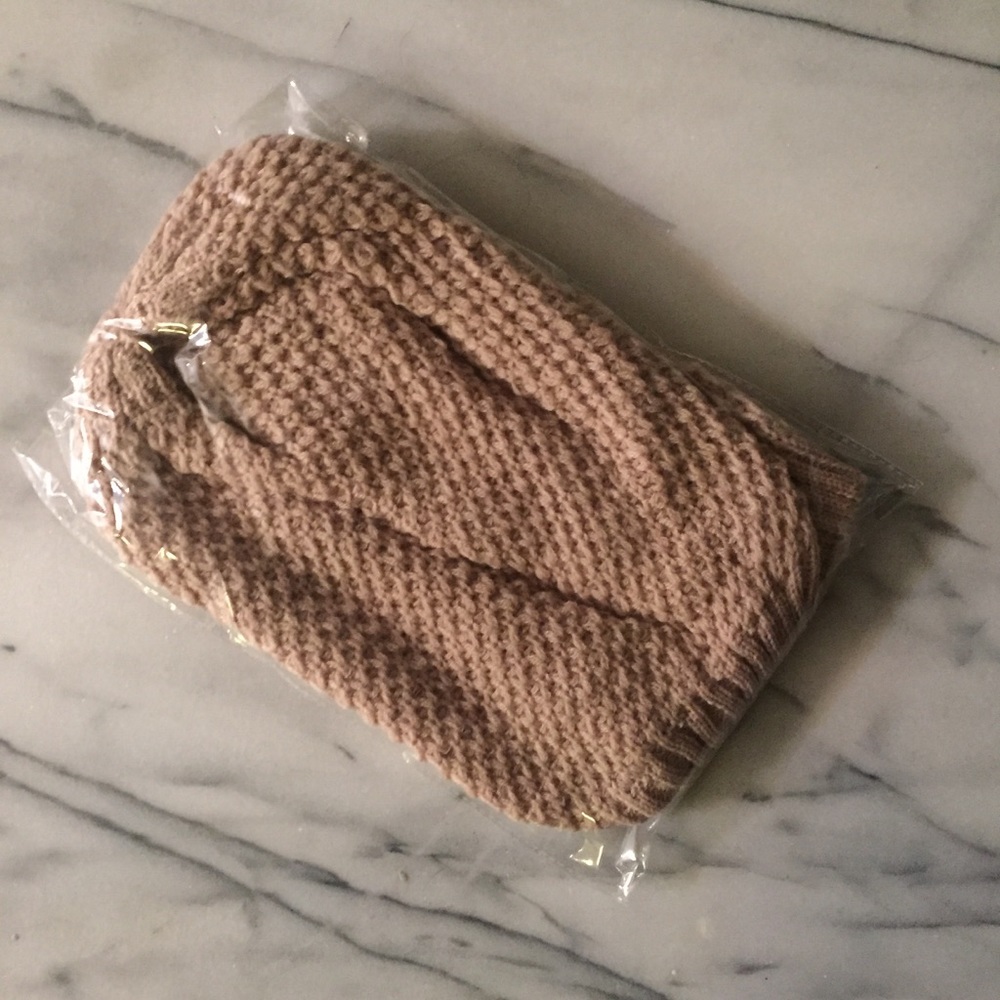 Oatmeal Cream Waffle Knit Slouch Beanie Hat - Picture 5 of 7